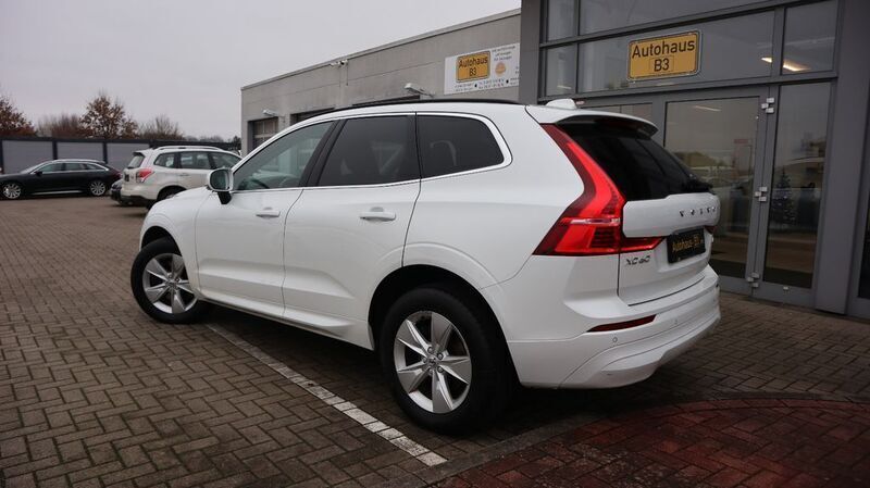 Gebraucht Volvo XC60 Core 197 PS (144 kW) 2022 Weiß SUV