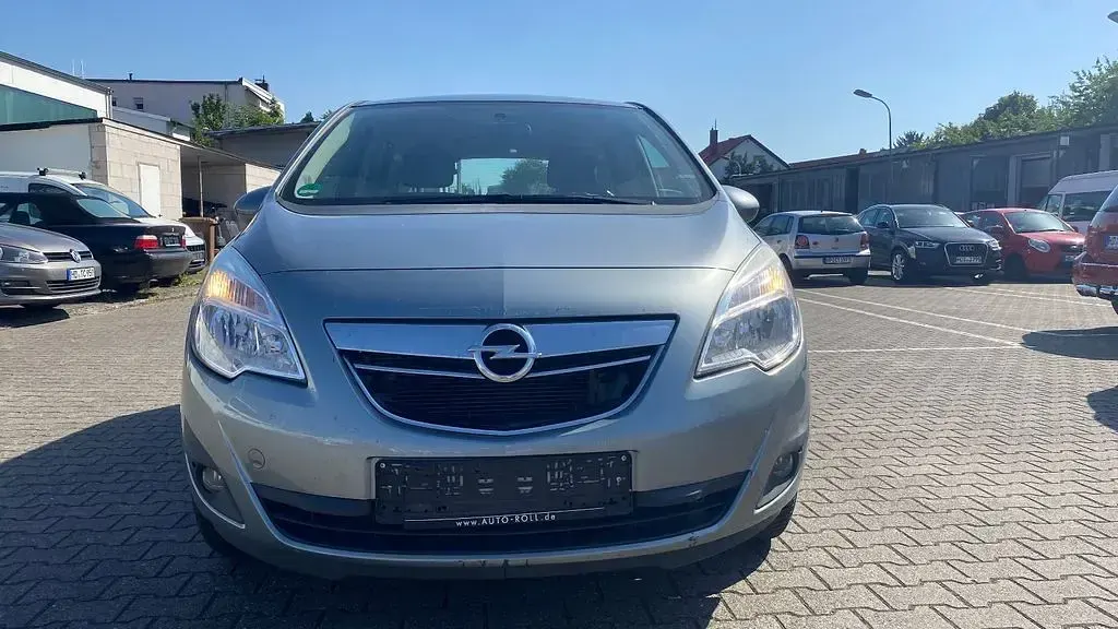 Gebraucht Opel Meriva Active 101 PS (74 kW) 2013 Silber Van / Kleinbus