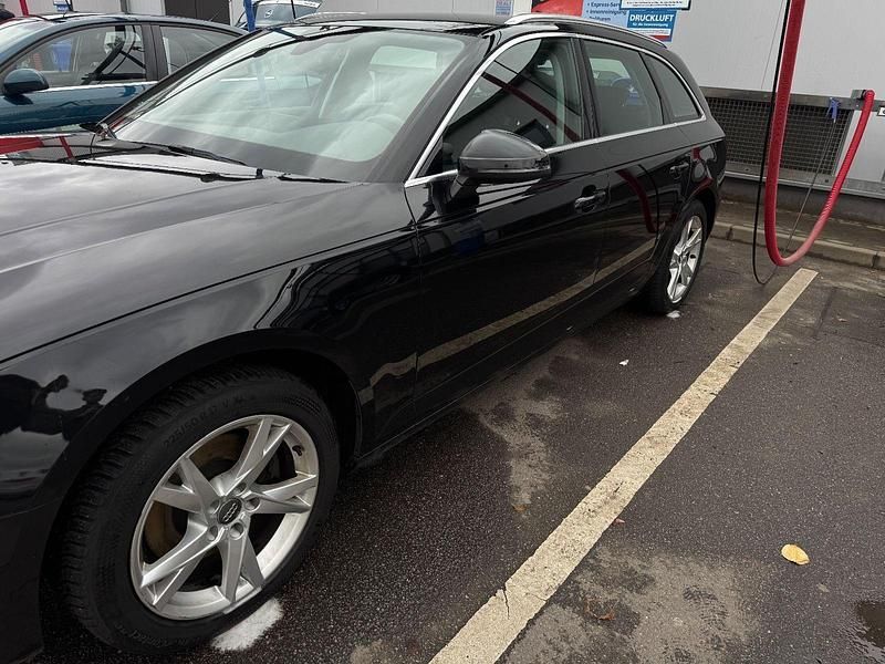 Gebraucht Audi A4 Sport 150 PS (110 kW) 2015 Schwarz Kombi