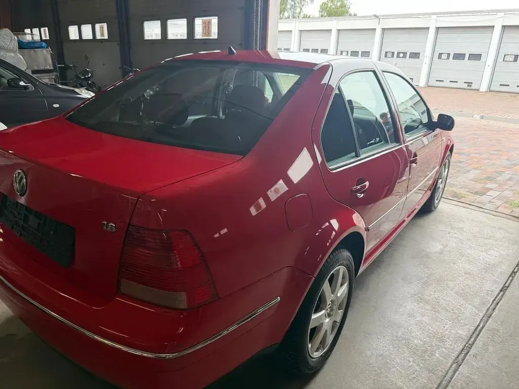 Gebraucht VW Bora Pacific 105 PS (77 kW) 2005 Rot Limousine
