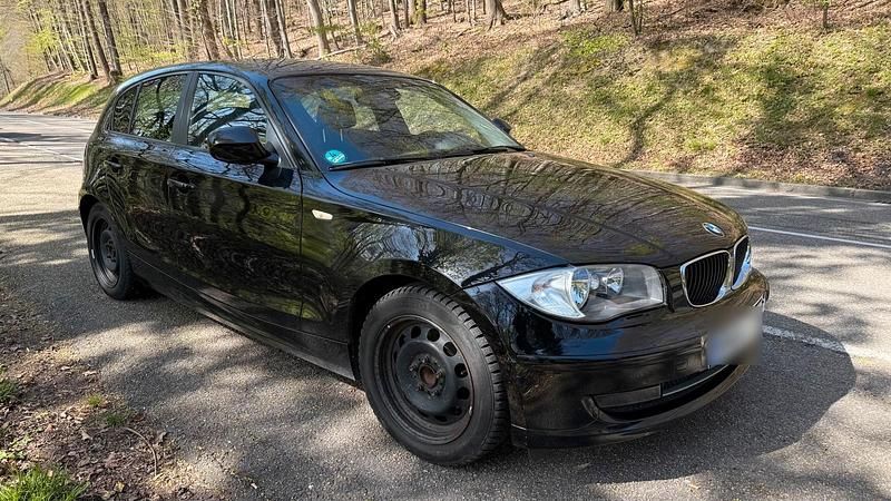 Gebraucht BMW 118 143 PS (105 kW) 2009 Schwarz Kleinwagen