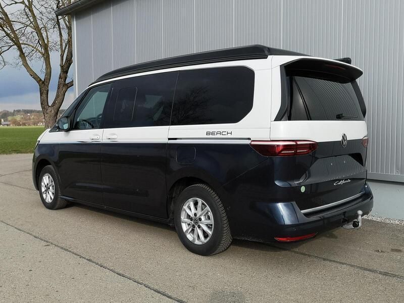 Gebraucht VW T7 Highline 150 PS (110 kW) 2024 Deepblack perleffekt Van