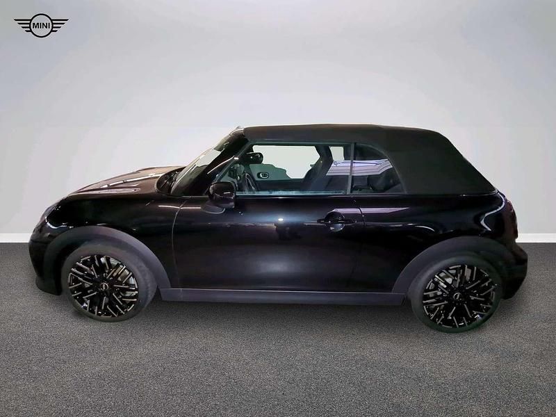Gebraucht Mini Cooper Cabriolet Favoured 163 PS (119 kW) 2024 Schwarz Cabrio