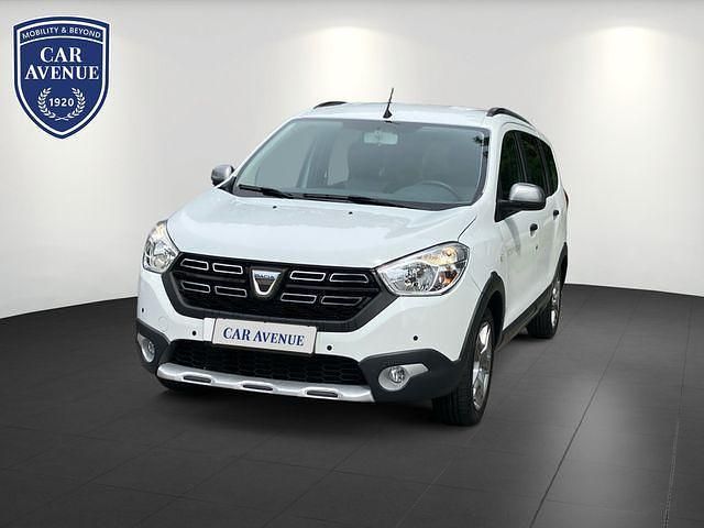 Weiß (arktisweiß (weiß)) Gebraucht 2022 Dacia Lodgy Stepway Van / Kleinbus | 16.880 € (Fairer Preis) - Bild 1/4