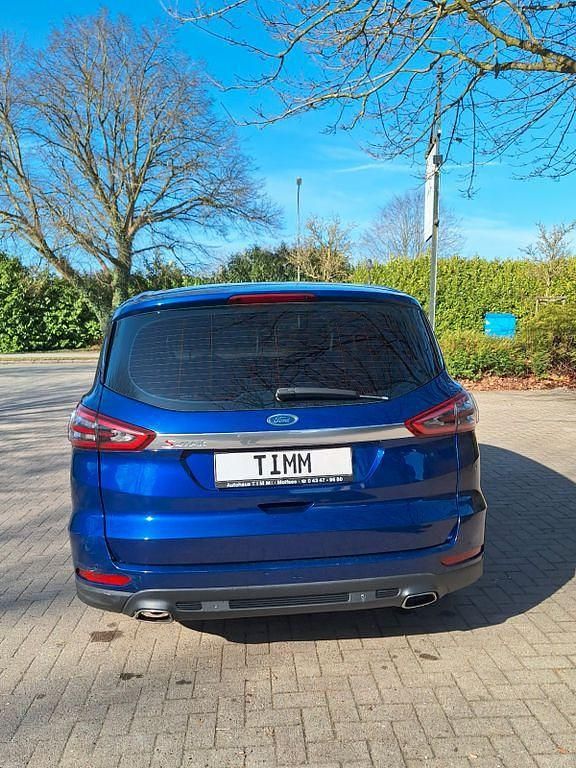 Gebraucht Ford S-MAX Titanium 179 PS (131 kW) 2016 Blau Van / Kleinbus