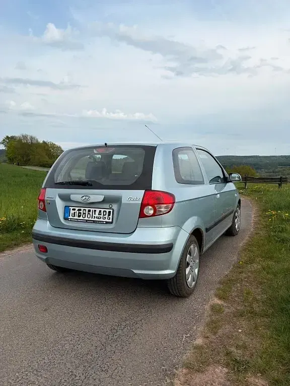 Second-hand Hyundai Getz 63 CP (46 kW) 2004 Albastru Hatchback