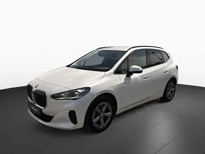 Gebraucht BMW 218 Active Tourer Luxury Line 136 PS (100 kW) 2025 Mineralweiß (weiß) Van / Kleinbus