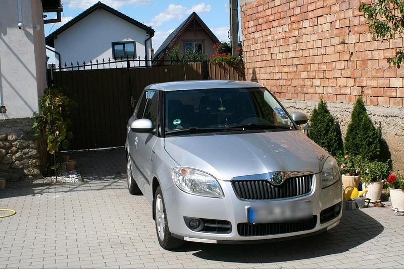 Gebraucht Skoda Fabia 105 PS (77 kW) 2010 Grau Kleinwagen
