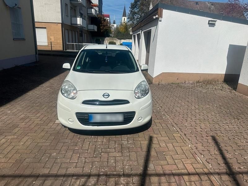Gebraucht Nissan Micra 80 PS (58 kW) 2012 Weiß Kleinwagen