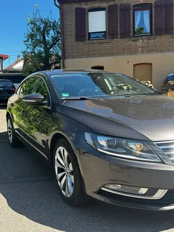 Second-hand VW CC Basis 160 CP (117 kW) 2014 Negru Berlinǎ