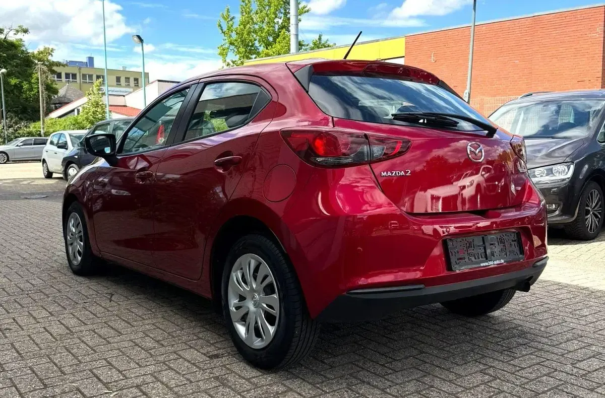 Gebraucht Mazda 2 Kizoku 90 PS (66 kW) 2021 Rot Kleinwagen