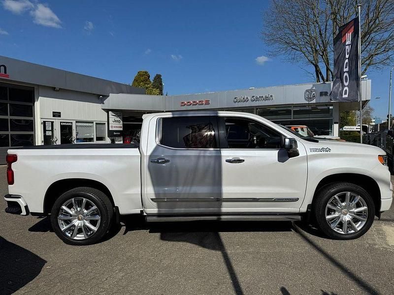 Gebraucht Chevrolet Silverado 426 PS (313 kW) 2024 Iridescent pearl SUV