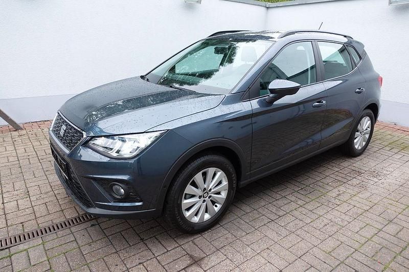 Grau Gebraucht 2020 Seat Arona Style SUV | 16.790 € (Fairer Preis) - Bild 1/4