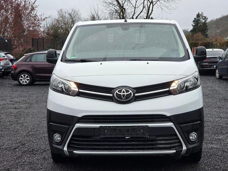 Gebraucht Toyota Proace 144 PS (105 kW) 2024 Weiß Van / Kleinbus