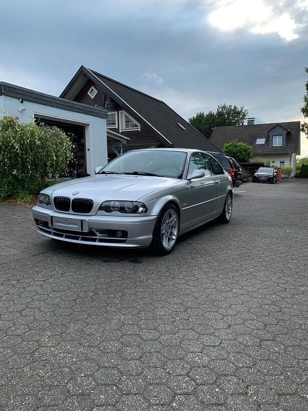 Gebraucht BMW 318 143 PS (105 kW) 2001 Silber Coupé