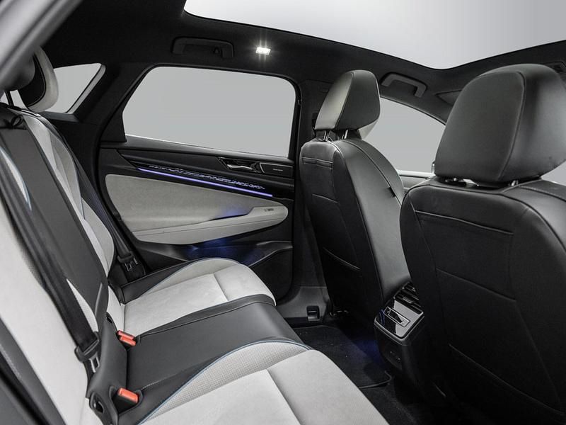 Gebraucht VW ID.7 Pro 210 kW (286 PS) 2023 Schwarz / grenadillschwarz Kleinwagen