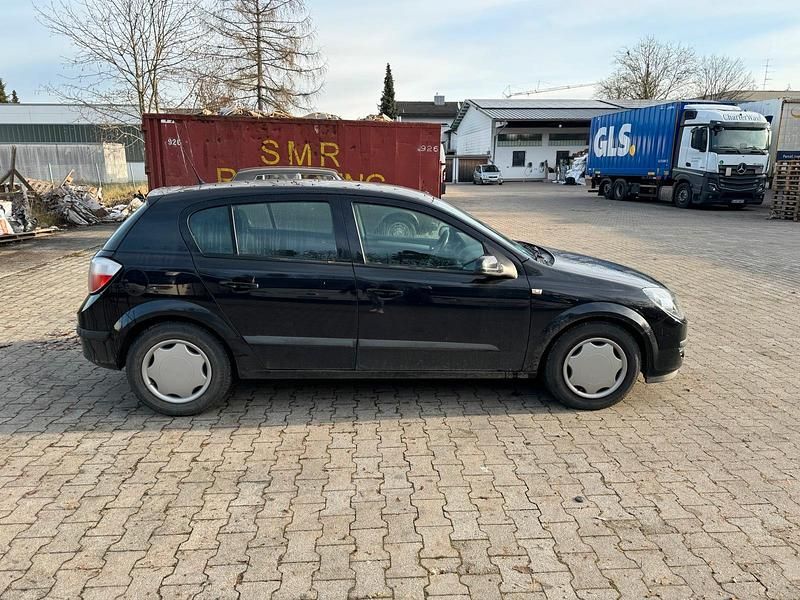 Gebraucht Opel Astra 105 PS (77 kW) 2004 Schwarz Limousine
