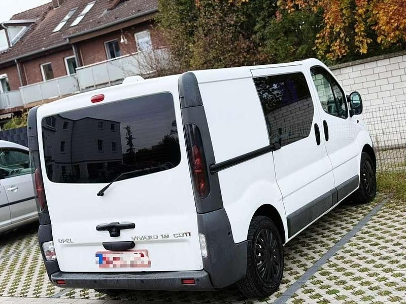 Gebraucht Opel Vivaro 101 PS (74 kW) 2006 Weiß Van / Kleinbus