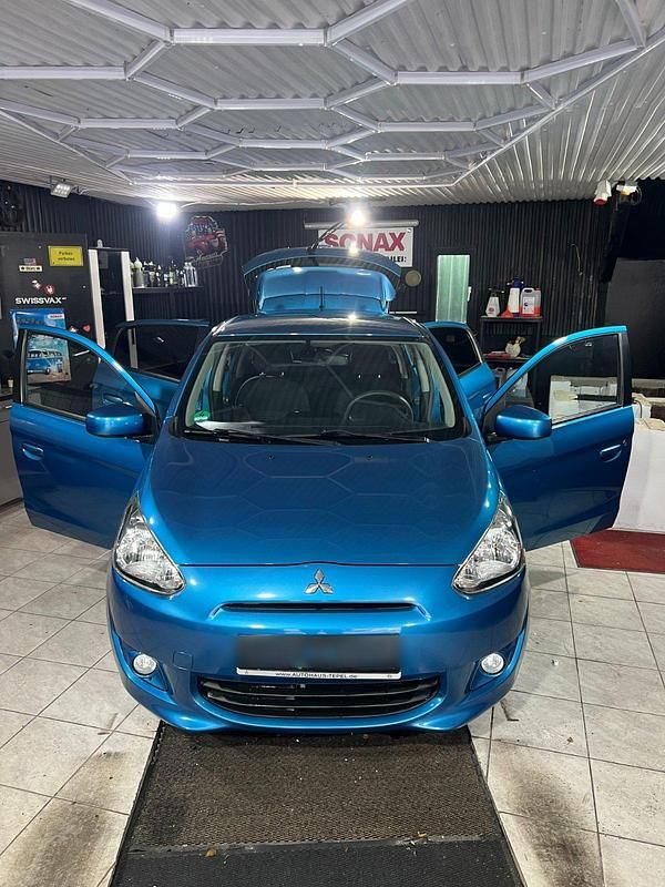 Gebraucht Mitsubishi Space Star 81 PS (59 kW) 2015 Blau Kleinwagen
