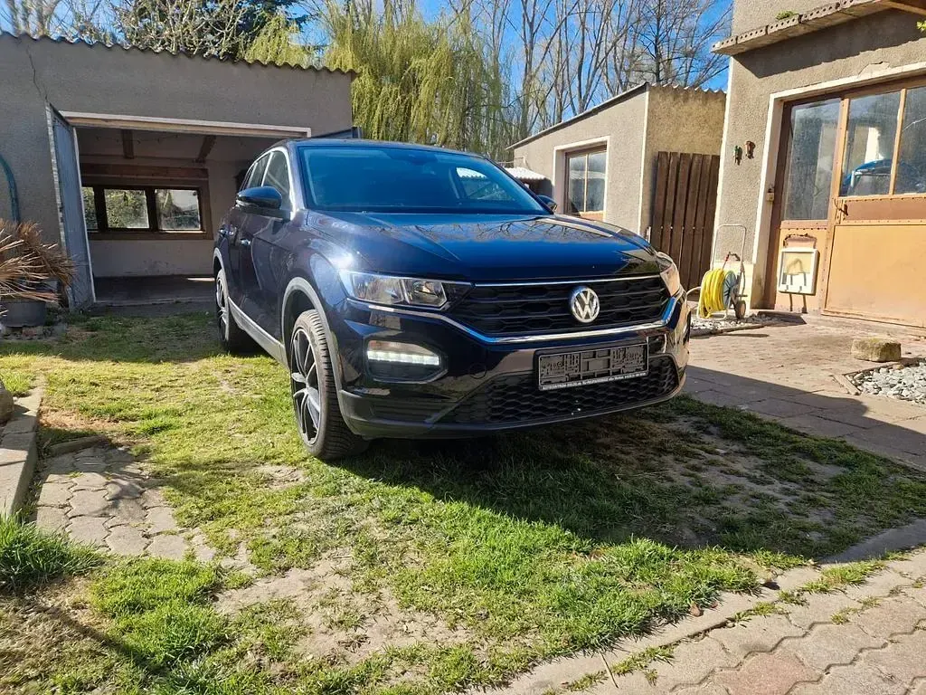 Second-hand VW T-Roc Style 116 CP (85 kW) 2018 Negru SUV