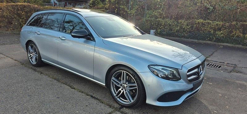 Gebraucht Mercedes E220 Avantgarde 194 PS (142 kW) 2017 Silber Kombi