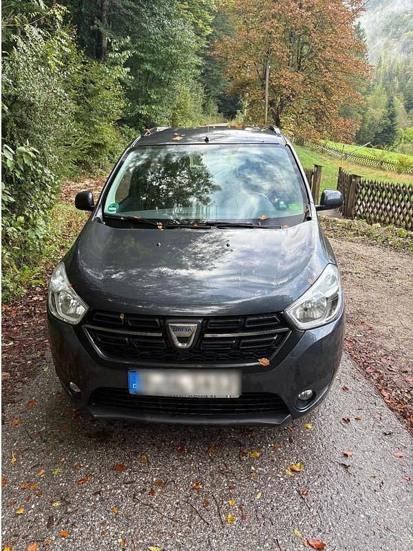 Grau Gebraucht 2018 Dacia Lodgy Van / Kleinbus | 6.000 € - Bild 1/1