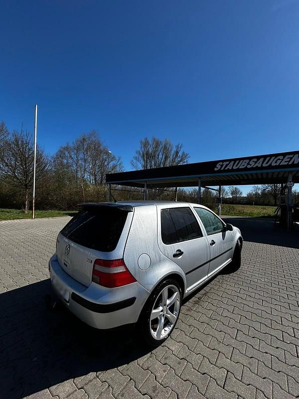 Gebraucht VW Golf IV 101 PS (74 kW) 2003 Grau Kleinwagen