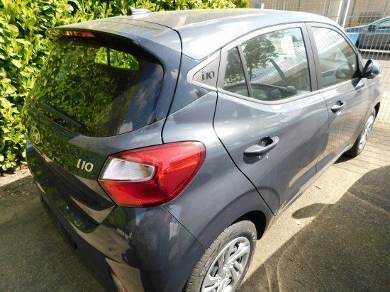 Grau Neu 2024 Hyundai i10 Kleinwagen | 14.980 € (Guter Preis) - Bild 1/4