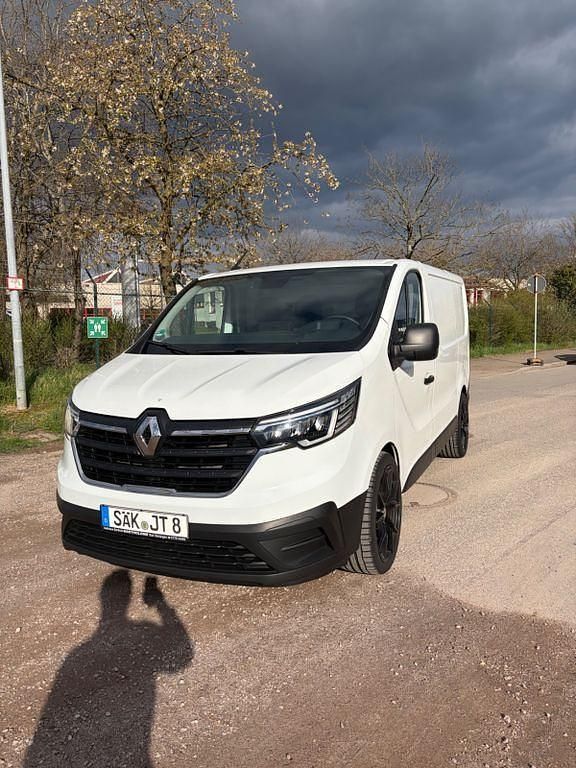 Gebraucht Renault Trafic 131 PS (96 kW) 2022 Weiß Van / Kleinbus