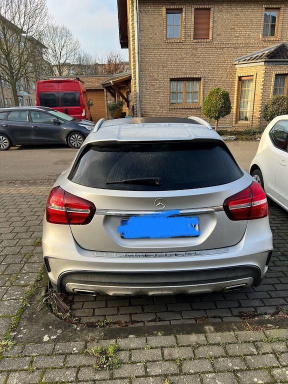 Gebraucht Mercedes GLA250 211 PS (155 kW) 2018 Grau SUV