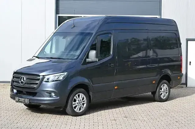 Gebraucht Mercedes Sprinter 190 PS (139 kW) 2018 Grau Van