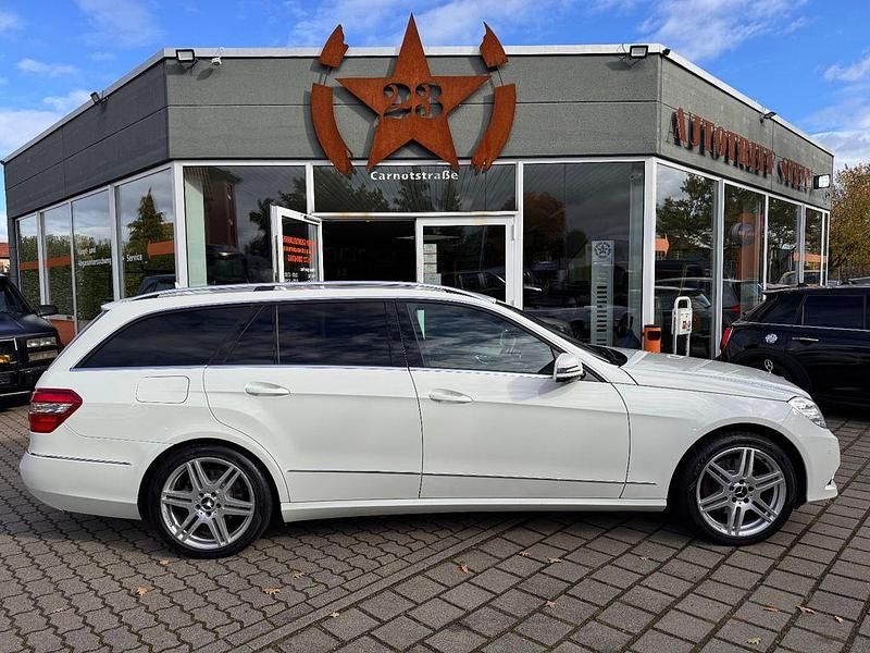 Weiß Gebraucht 2010 Mercedes E350 Kombi | 8.890 € (Fairer Preis) - Bild 1/4