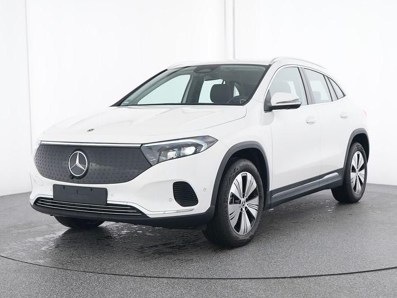 Gebraucht Mercedes EQA250 Advanced 139 kW (190 PS) 2025 Weiß SUV