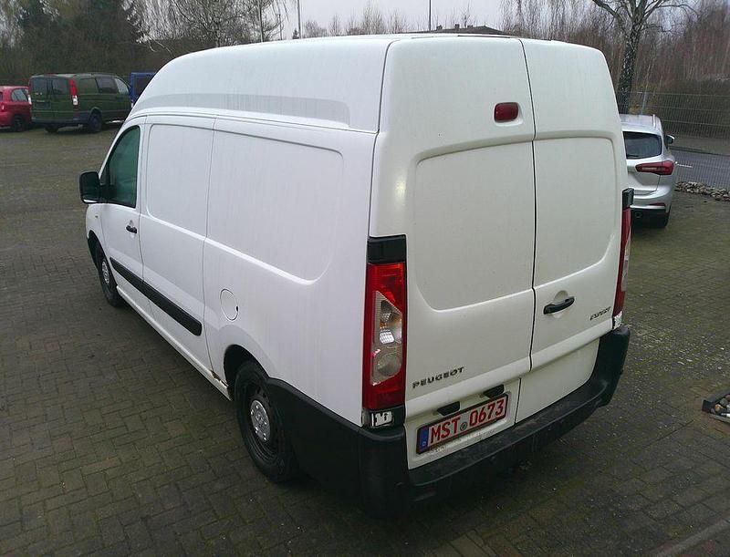 Gebraucht Peugeot Expert 163 PS (119 kW) 2012 Weiß Van