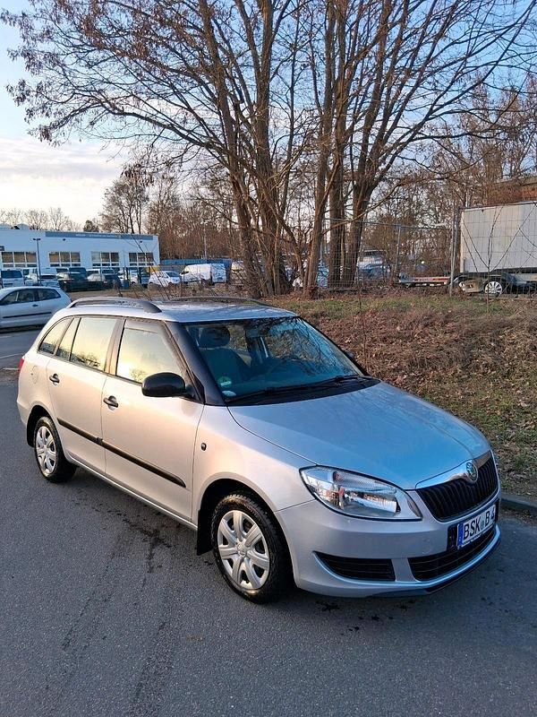 Gebraucht Skoda Fabia 68 PS (50 kW) 2013 Silber Kombi