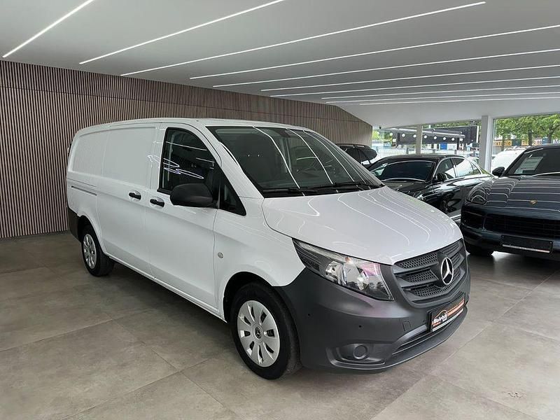Weiß Gebraucht 2019 Mercedes Vito Van / Kleinbus | 17.950 € (Superpreis) - Bild 1/4