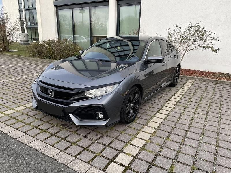 Grau Gebraucht 2018 Honda Civic Elegance Limousine | 12.950 € (Guter Preis) - Bild 1/4