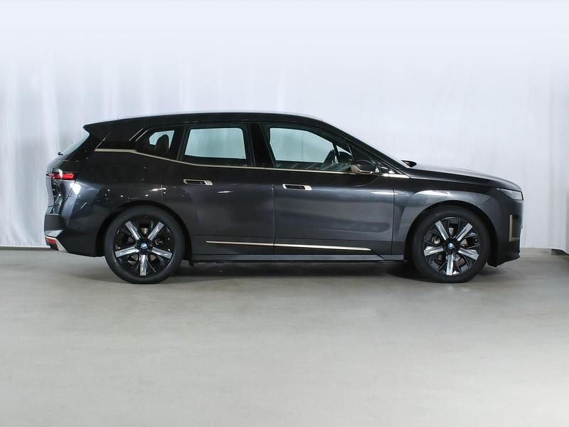 Gebraucht BMW iX 102 kW (139 PS) 2022 Grau SUV