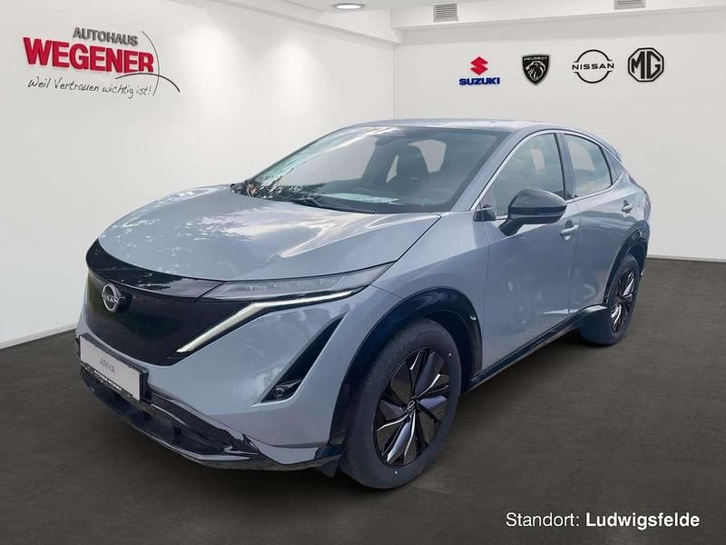 Ceramic gray Neu 2025 Nissan Ariya Basis SUV | 36.650 € (Superpreis) - Bild 1/4