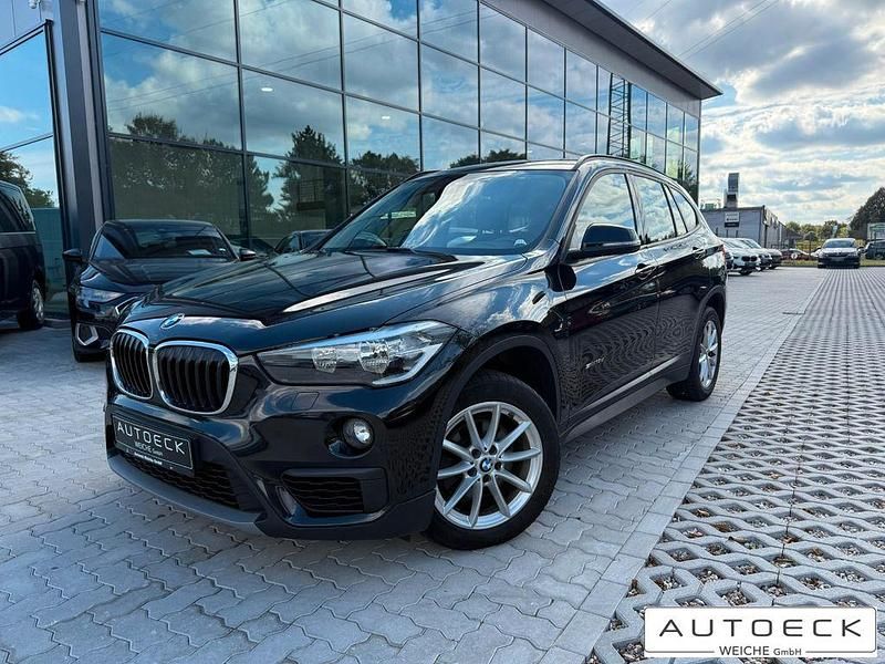 Schwarz Gebraucht 2018 BMW X1 Sport Line SUV | 14.745 € (Fairer Preis) - Bild 1/4