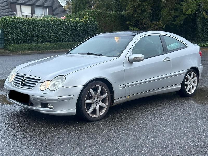 Silber Gebraucht 2004 Mercedes C200 Coupé | 2.399 € (Guter Preis) - Bild 1/4