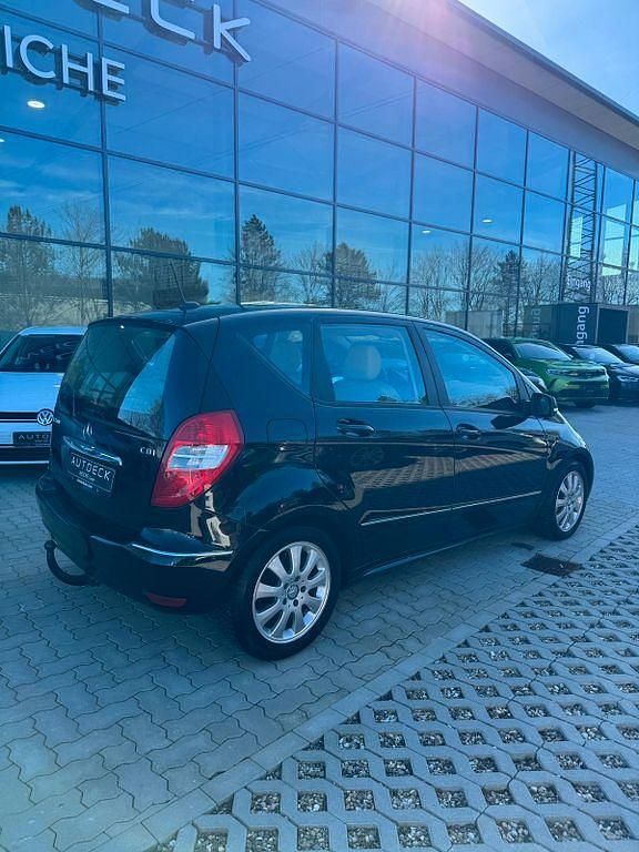 Gebraucht Mercedes A200 140 PS (102 kW) 2010 Schwarz Limousine