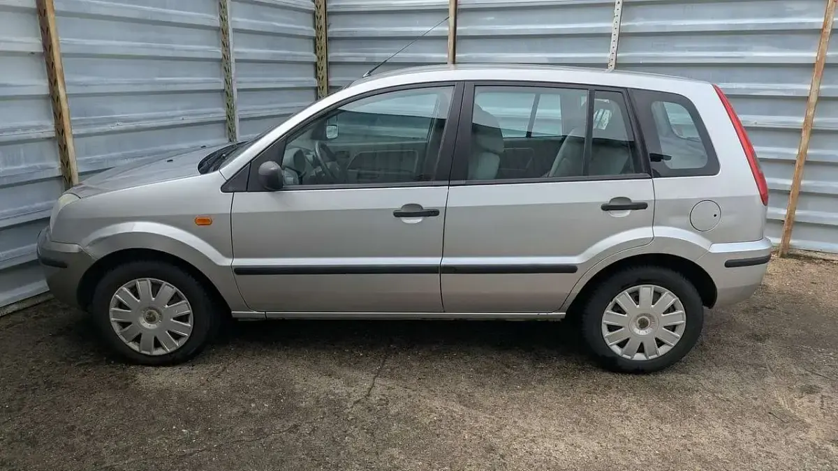 Gebraucht Ford Fusion 80 PS (58 kW) 2005 Polarsilber metallic Kleinwagen
