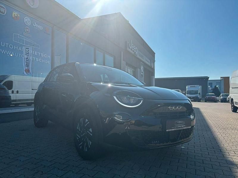 Gebraucht Fiat 600 145 PS (106 kW) 2025 Schwarz Limousine