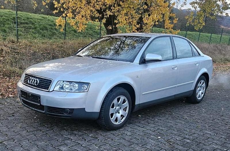 Silber Gebraucht 2003 Audi A4 Limousine | 2.900 € (Fairer Preis) - Bild 1/4