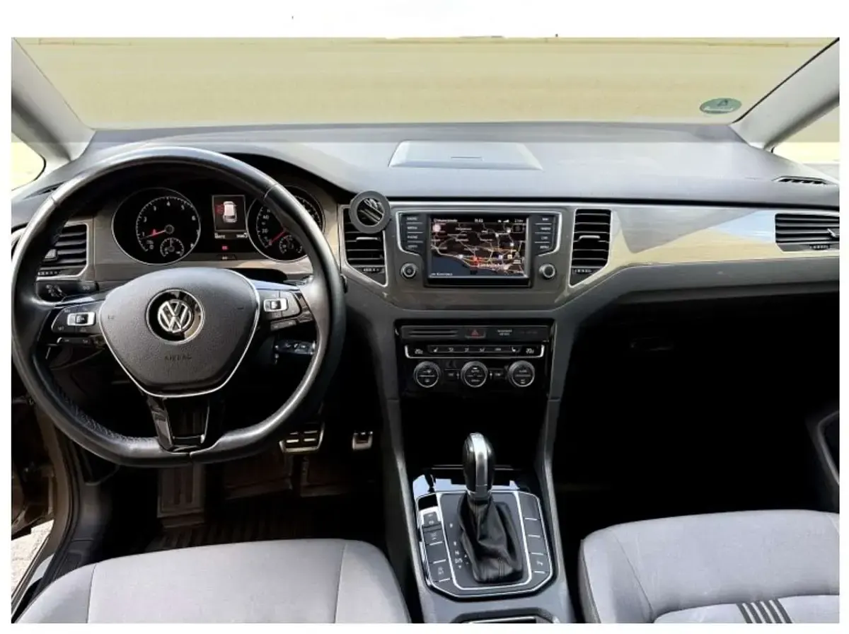 Gebraucht VW Golf Sportsvan Allstar 110 PS (80 kW) 2016 Braun Van / Kleinbus