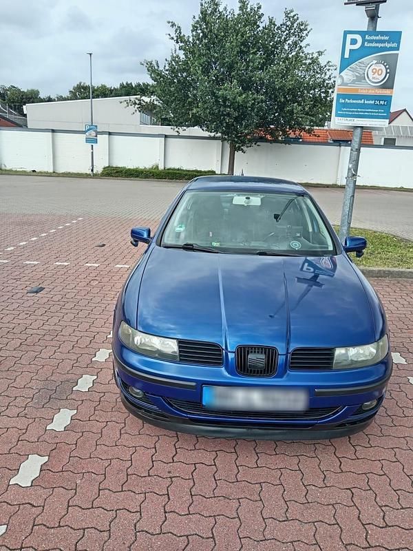 Blau Gebraucht 2002 Seat Leon Kleinwagen | 3.600 € (Teuer) - Bild 1/4