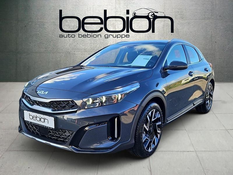 Graumetallic Neu 2025 Kia XCeed Spirit SUV | 31.900 € (Etwas zu teuer) - Bild 1/4