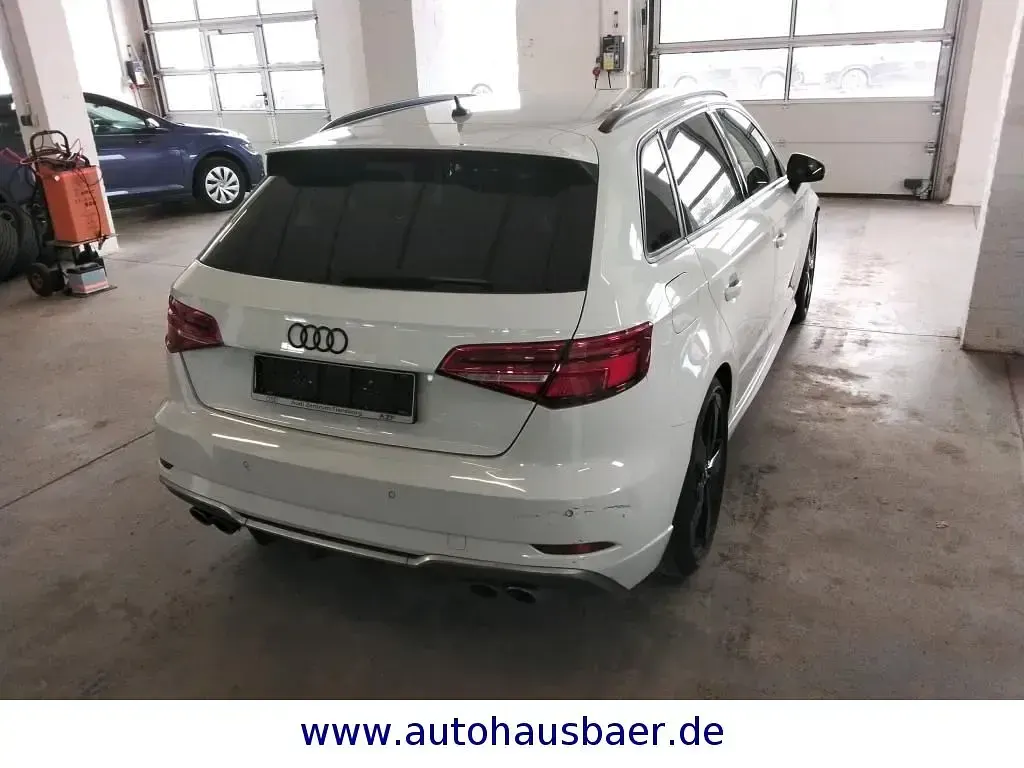 Gebraucht Audi S3 Ambiente 300 PS (220 kW) 2019 Weiß Limousine