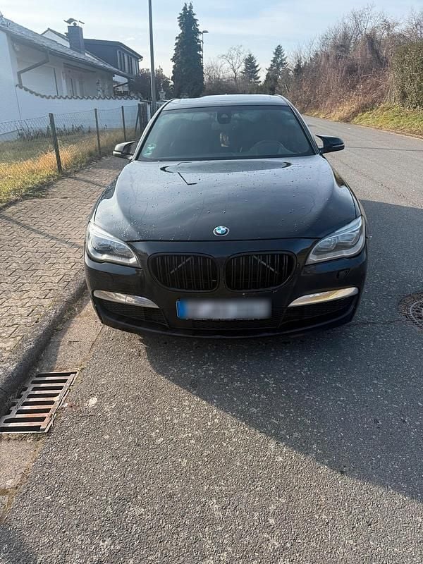 Schwarz Gebraucht 2013 BMW 730 M Sport Limousine | 10.800 € (Superpreis) - Bild 1/4